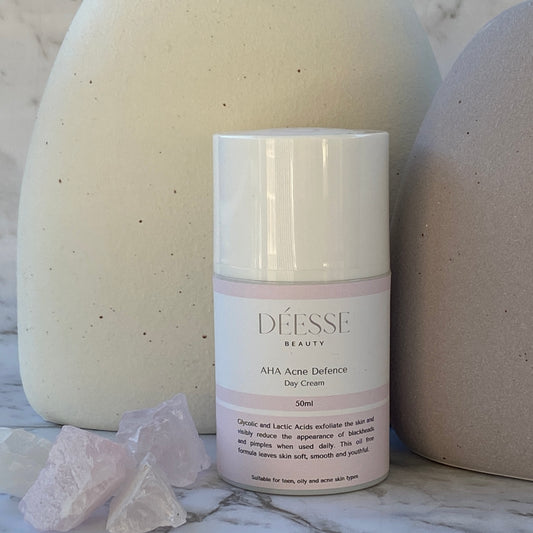 AHA Acne Defence Day Cream